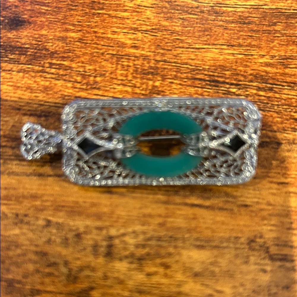 Elegant Silver and Green Pendant